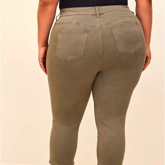 ❤️NWT VINTAGE TORRID JEAN CROP BOMBSHELL SKINNY SUPER SOFT HIGH-RISE DUSTY OLIVE - Picture 2 of 13